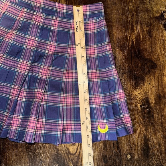 Spao x Sailor Moon Shorts Womens Small Purple Plaid Pleated Moon Logo Mini Skort - Picture 8 of 9